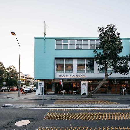 Barrys Beach Road Hotel Сидней Экстерьер фото