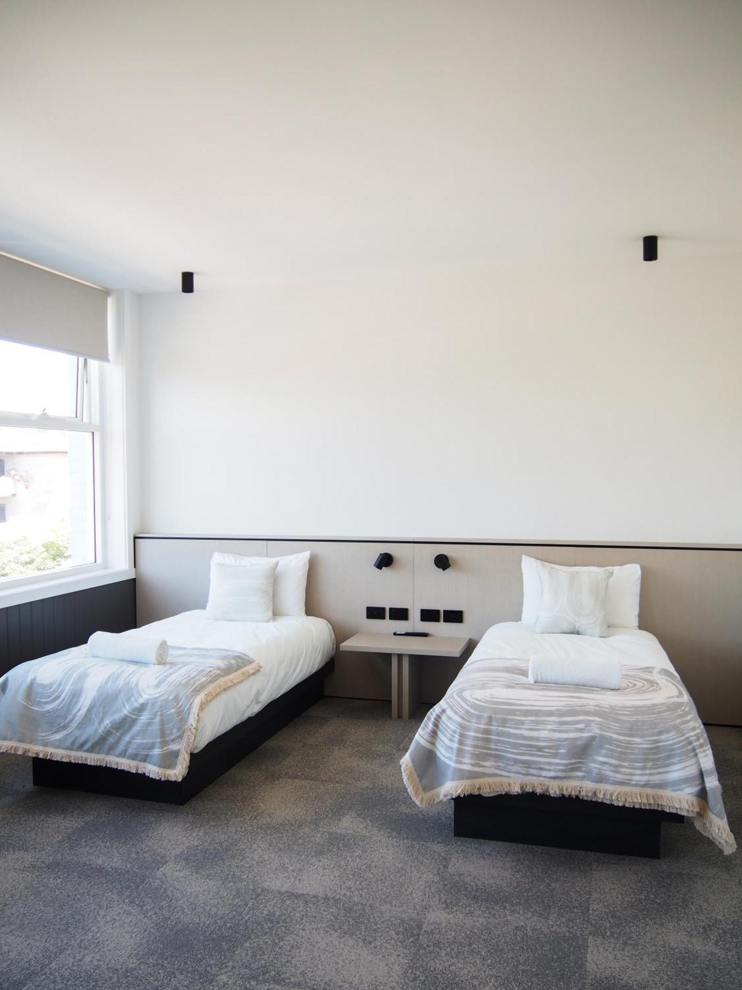 Barrys Beach Road Hotel Сидней Экстерьер фото